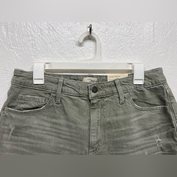WOMEN'S High-Rise Midi Jean Shorts - Universal Thread - 12 - Picture 3 of 12